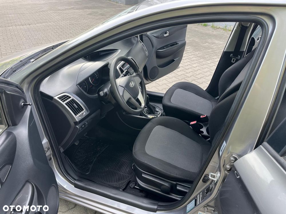 Hyundai i20 1.25 Comfort - 10