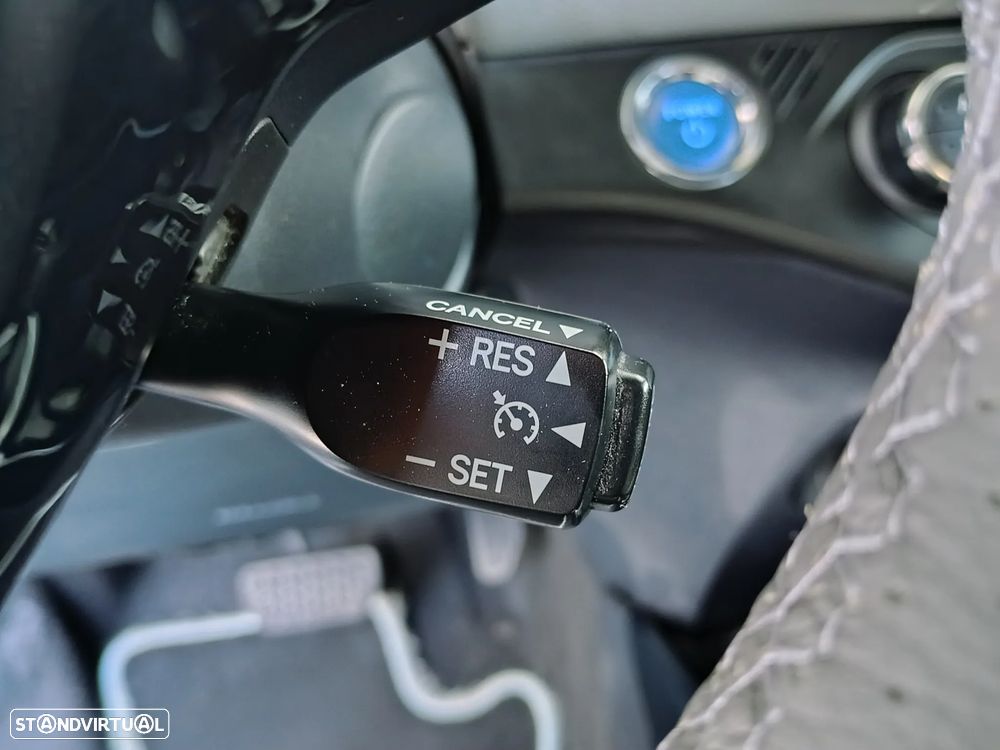 Toyota Yaris 1.5 HSD Comfort +P.Style+P.Techno — fotografia 44
