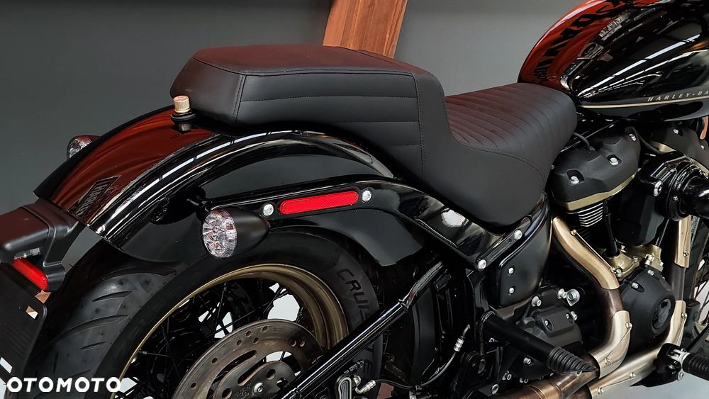 Harley-Davidson Softail Street Bob - 10