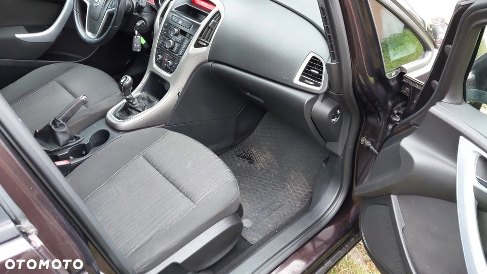 Opel Astra 1.4 T Enjoy - 8
