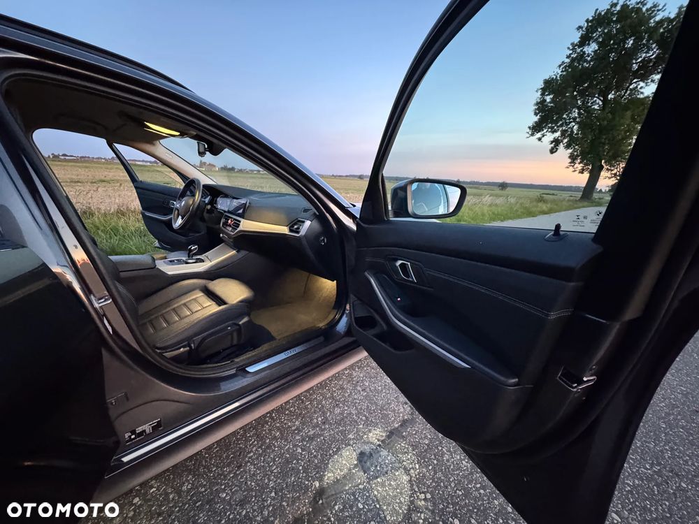 BMW Seria 3 320d xDrive Advantage sport - 24