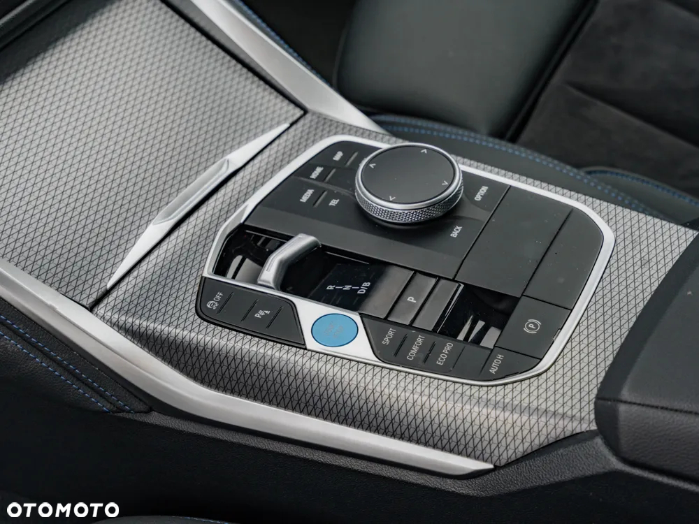 BMW i4 - 10