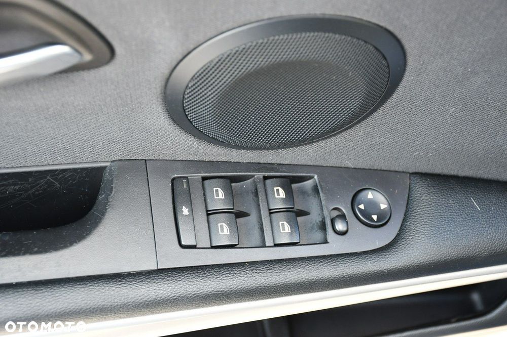 BMW Seria 3 318i - 34