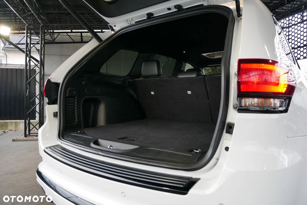 Jeep Grand Cherokee - 30