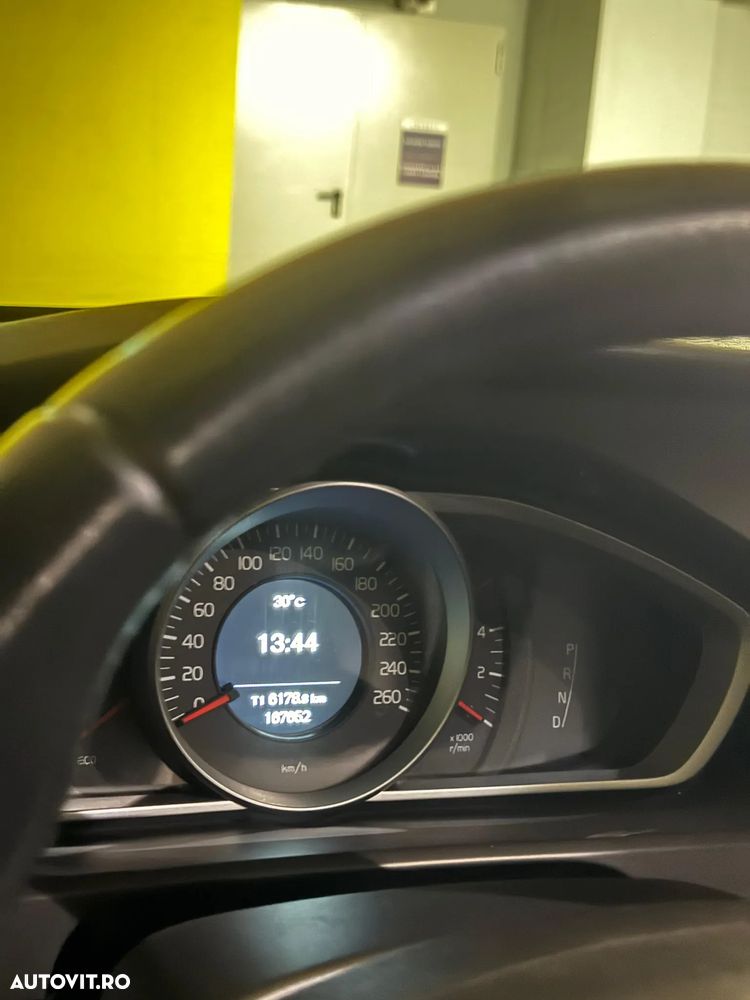 Volvo V40 D2 Geartronic Momentum - 4