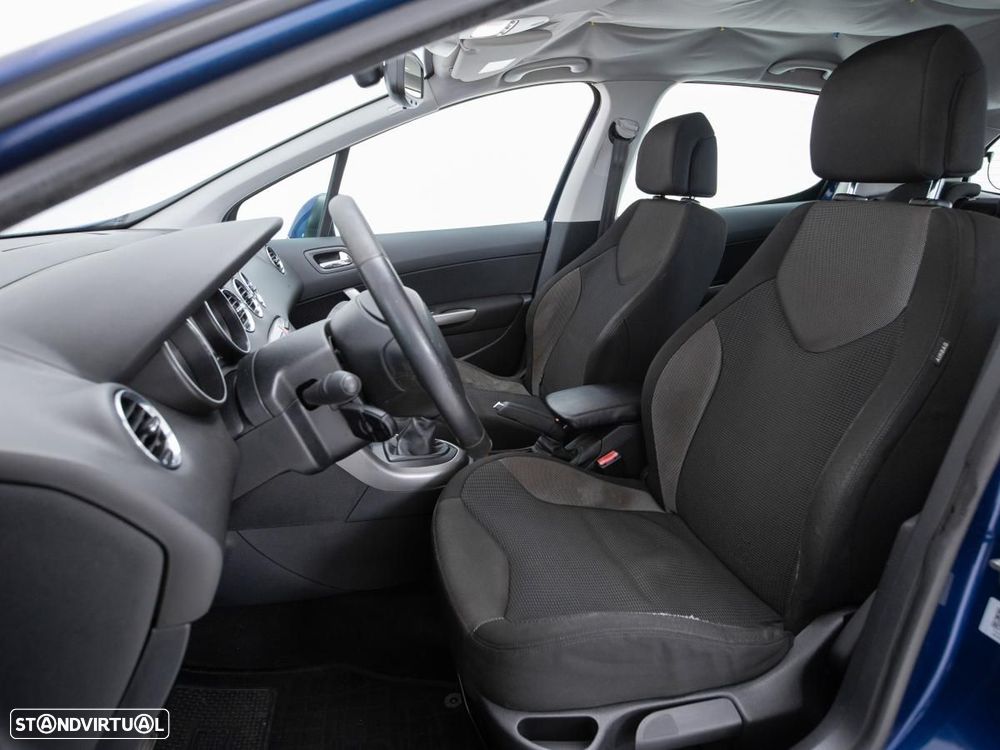 Peugeot 308 - 8