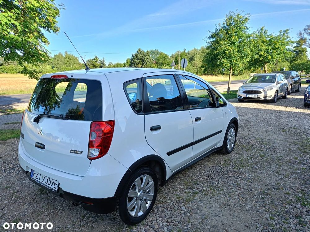 Mitsubishi Colt - 7
