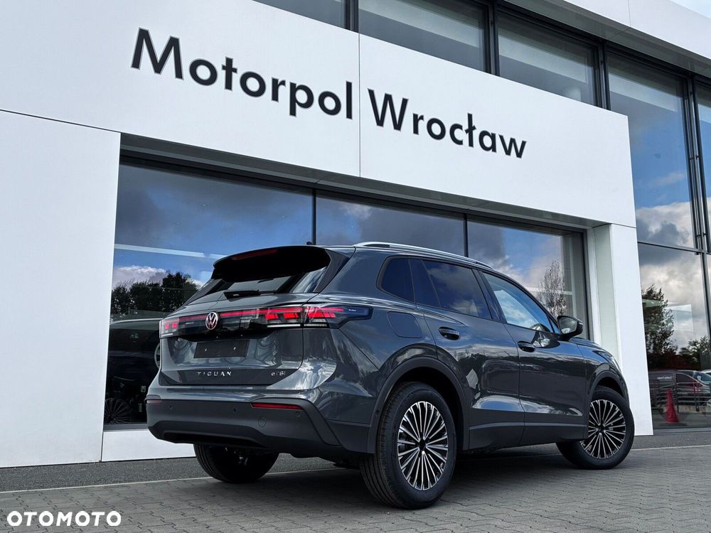 Volkswagen Tiguan - 10