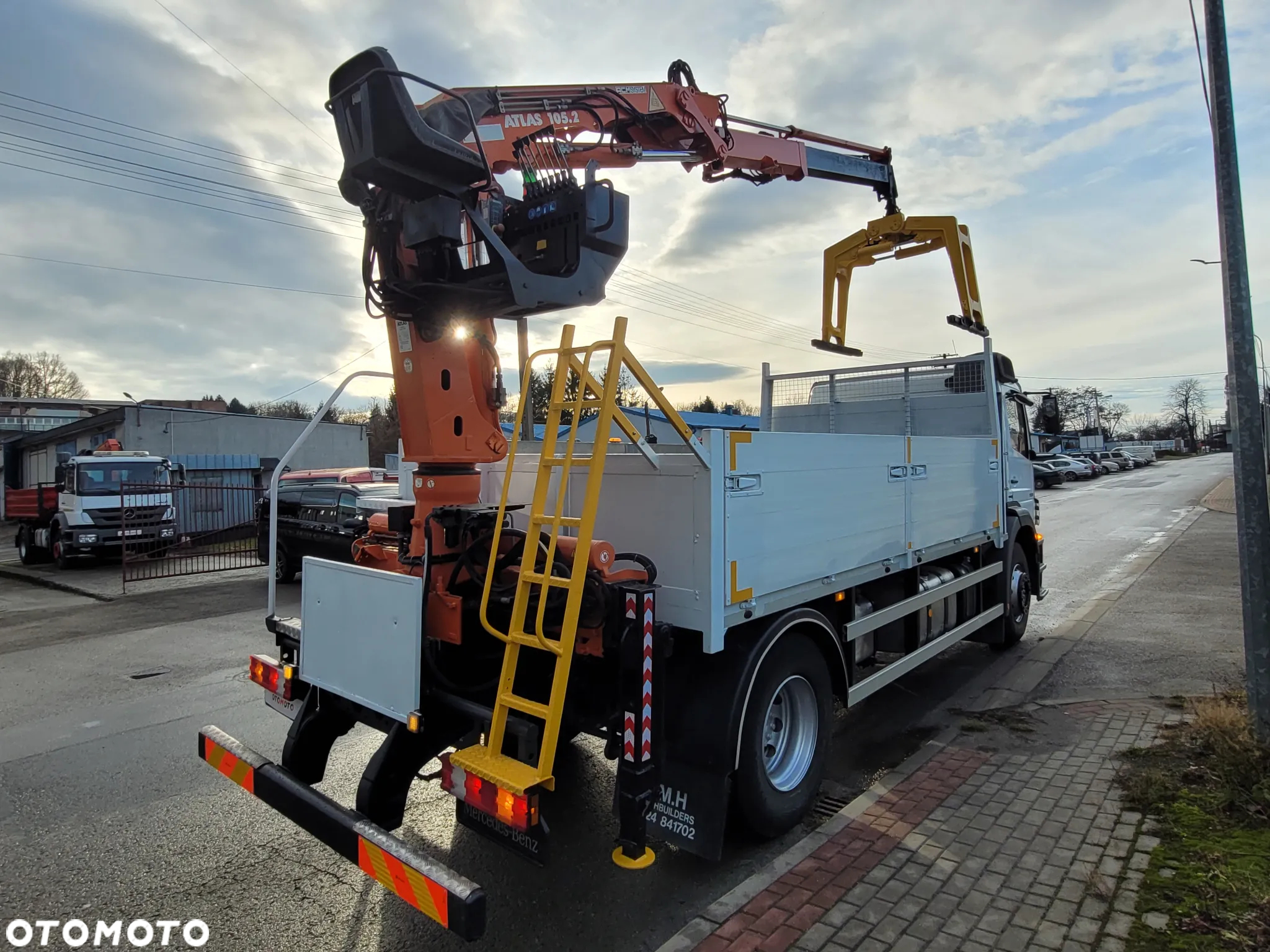 Mercedes-Benz AXOR 1833 330KM HDS ŻURAW DŹWIG SIODEŁKO KRÓTKI ROZSTAW OSI - 4