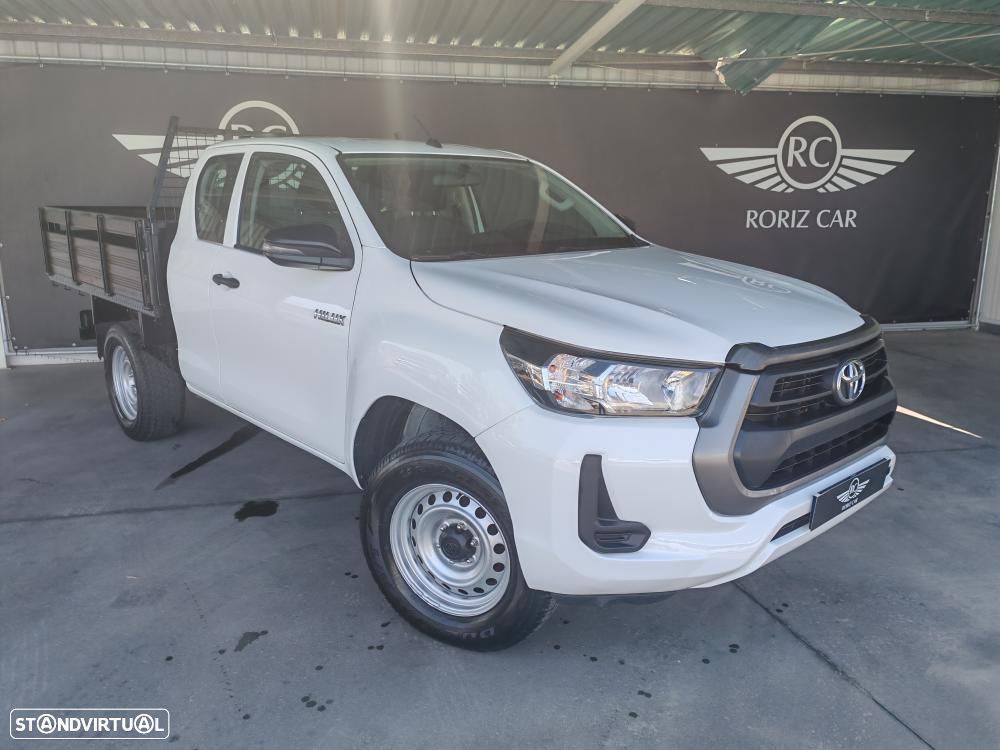 Toyota Hilux 2.4 D-4D 4WD CE 3L - 3