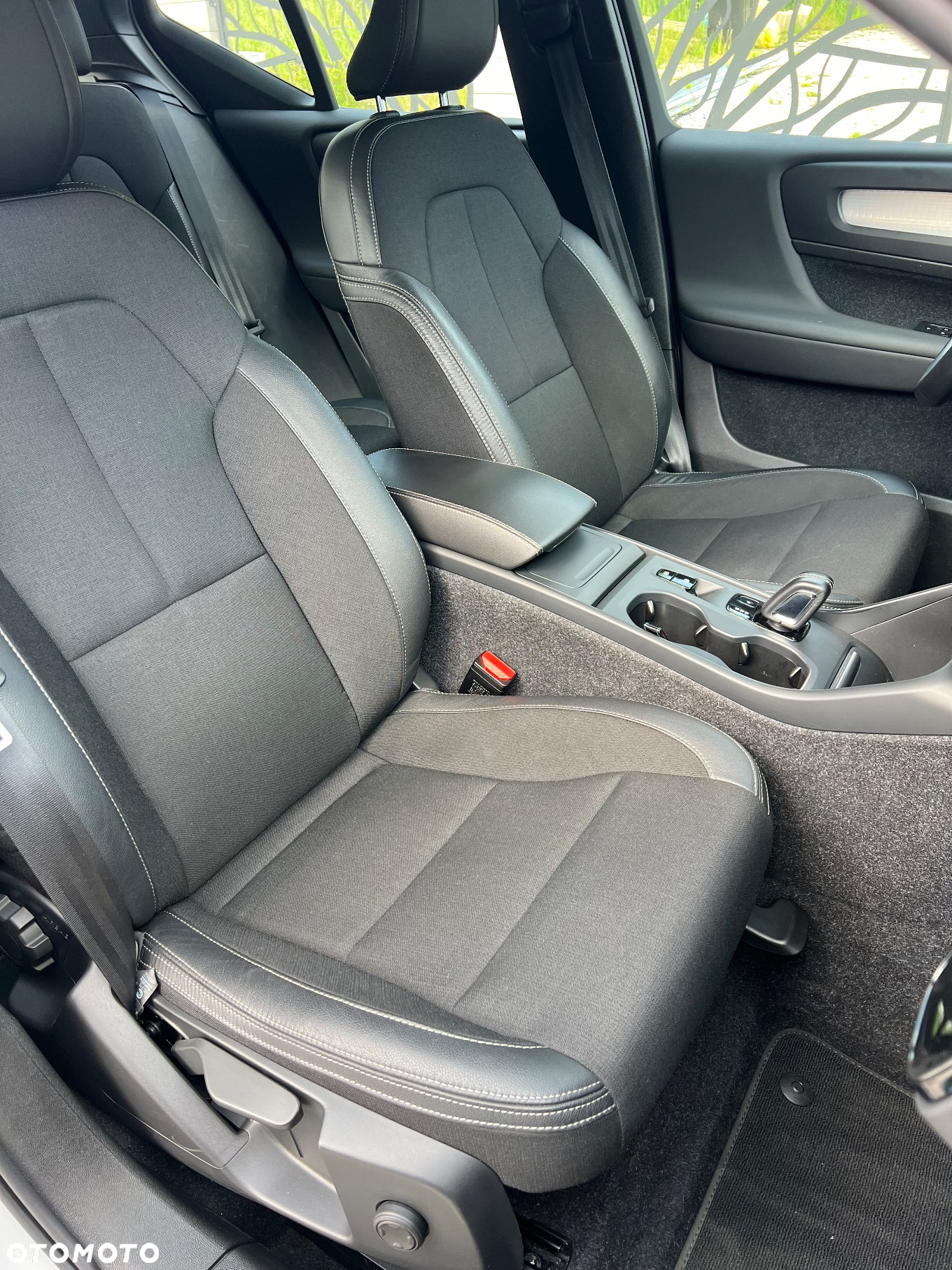 Volvo XC 40 T3 Geartronic Momentum Pro - 28