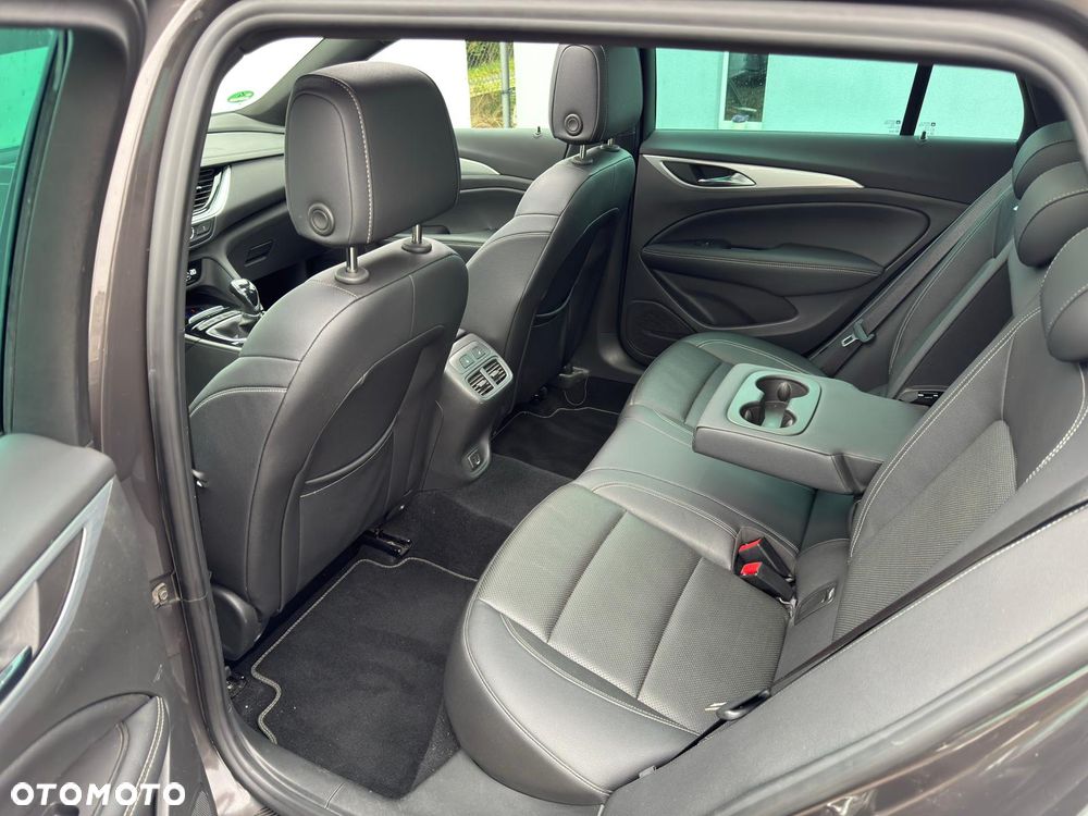 Opel Insignia - 22