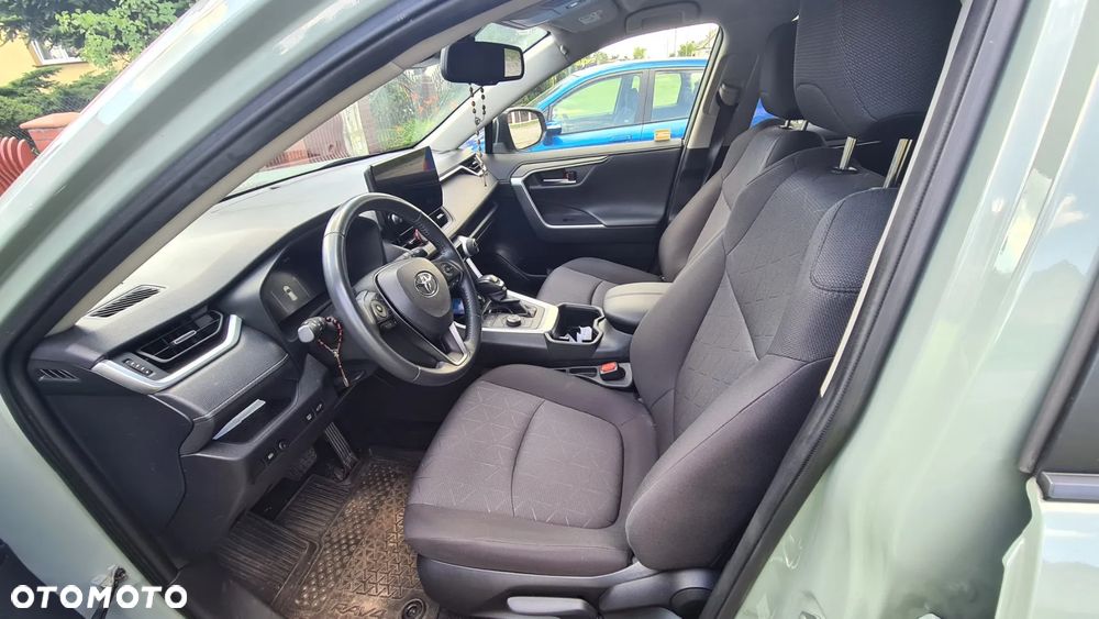 Toyota RAV4 - 6