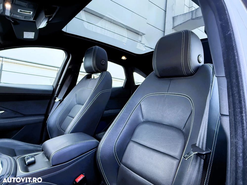 Jaguar E-Pace P300 AWD R-Dynamic SE - 12