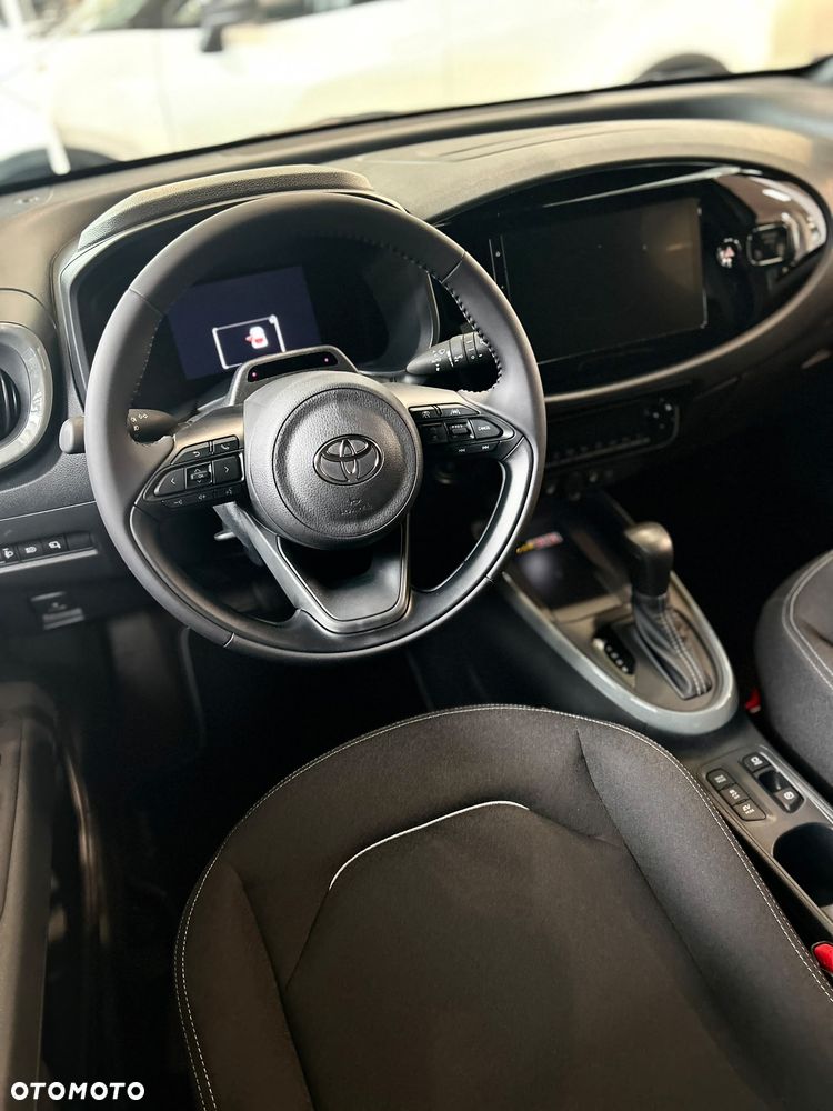 Toyota Aygo X Hybrid 1.5 Style e-CVT - 16