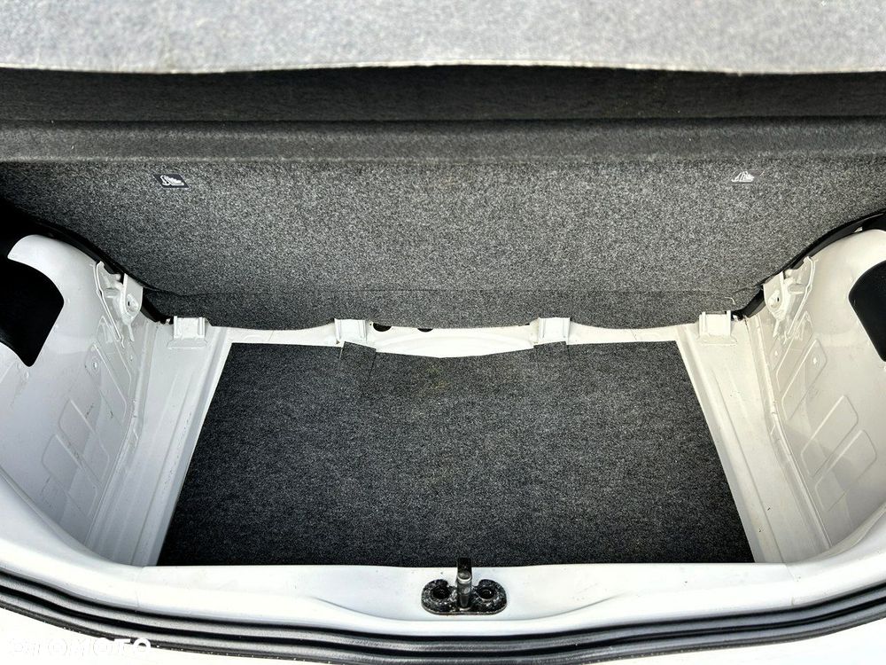 Volkswagen up! 1.0 street EU6 - 34