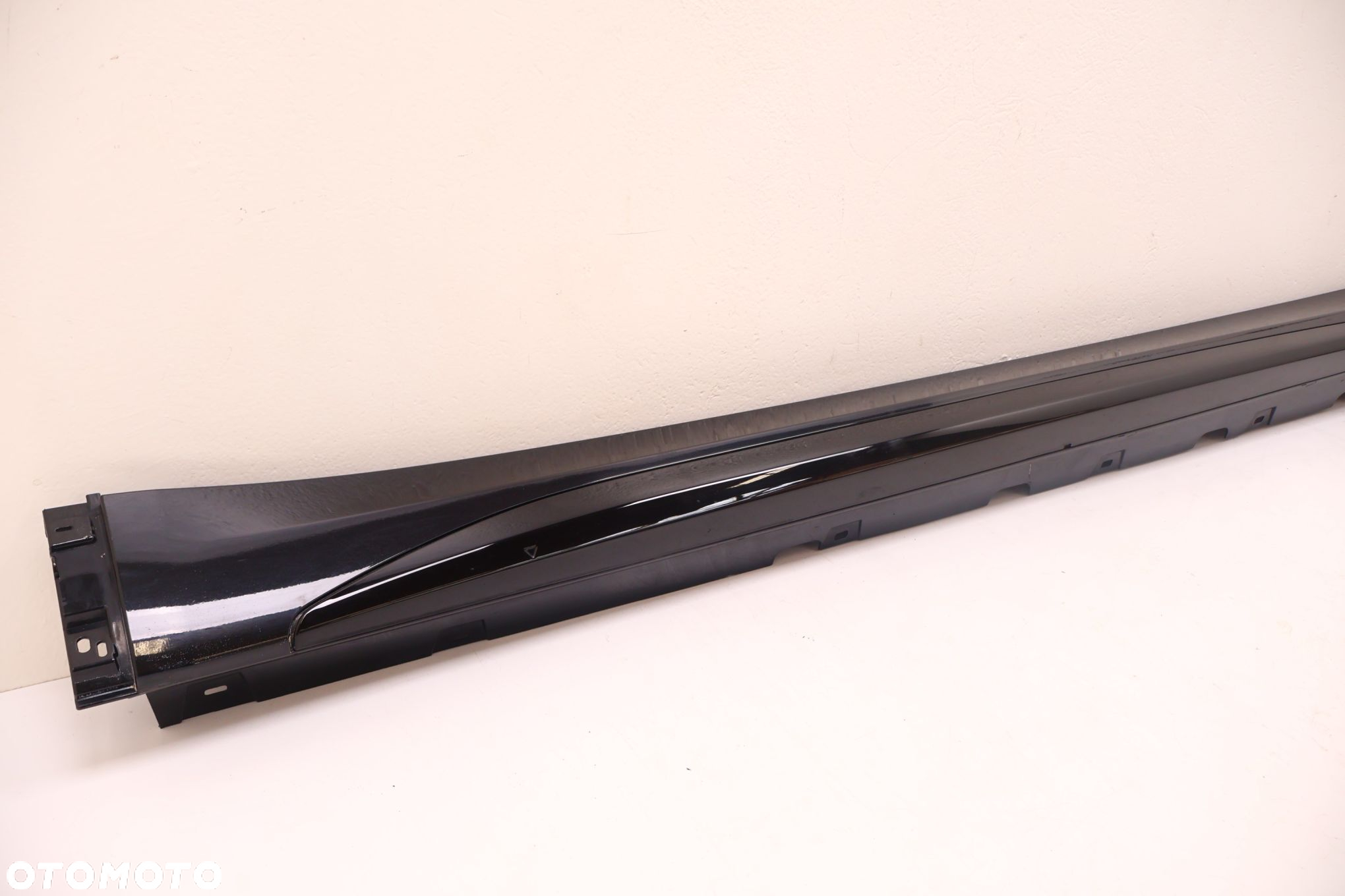 MASERATI GRECALE GT  LISTWA PROGOWA PRAWA 670167153, 670195181 - 3