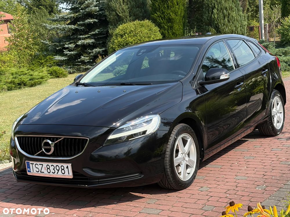 Volvo V40 T2 Momentum - 19