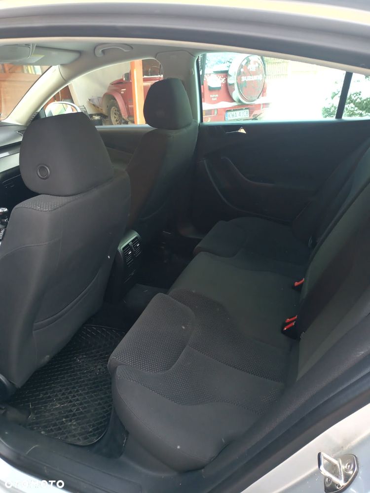 Volkswagen Passat - 7