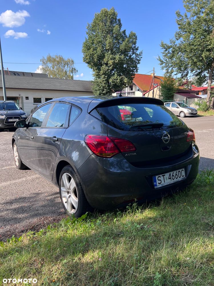 Opel Astra 1.6 Enjoy - 2