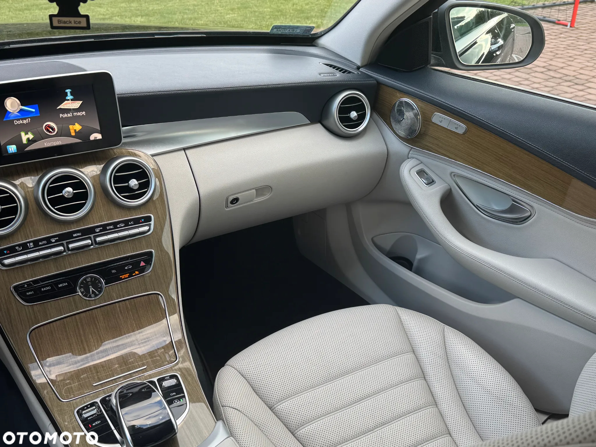 Mercedes-Benz Klasa C 250 7G-TRONIC - 30