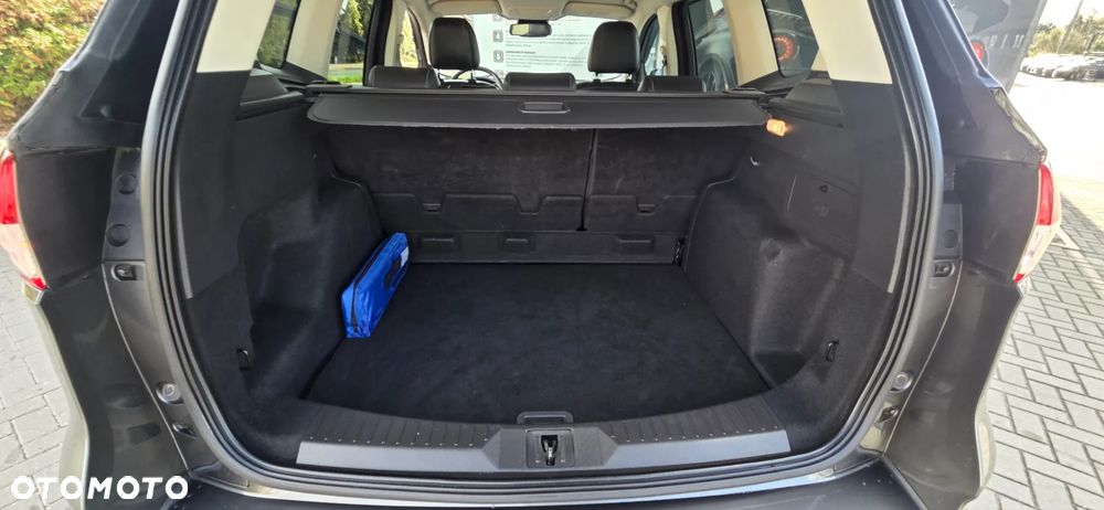 Ford Kuga 1.5 EcoBoost 2x4 Titanium - 36