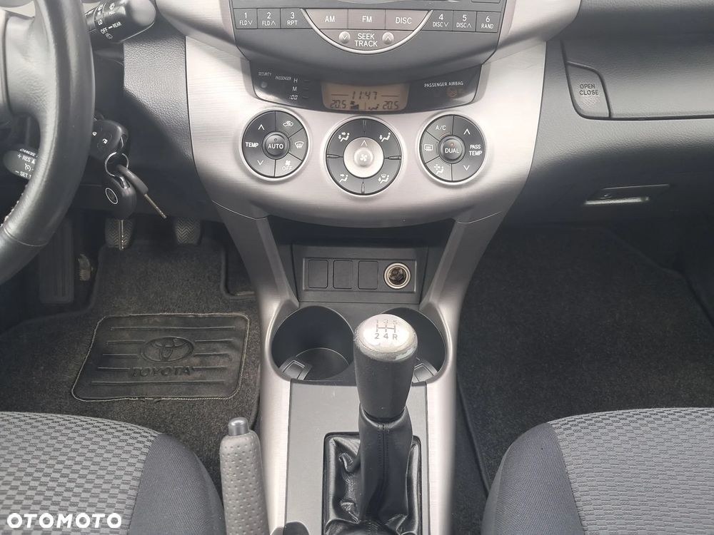 Toyota RAV4 2.0 4x4 - 19