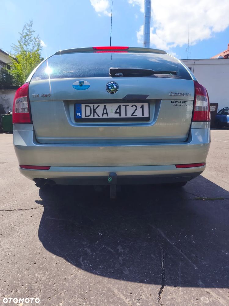 Skoda Octavia 1.6 TDI DPF FAMILY 4x4 - 6