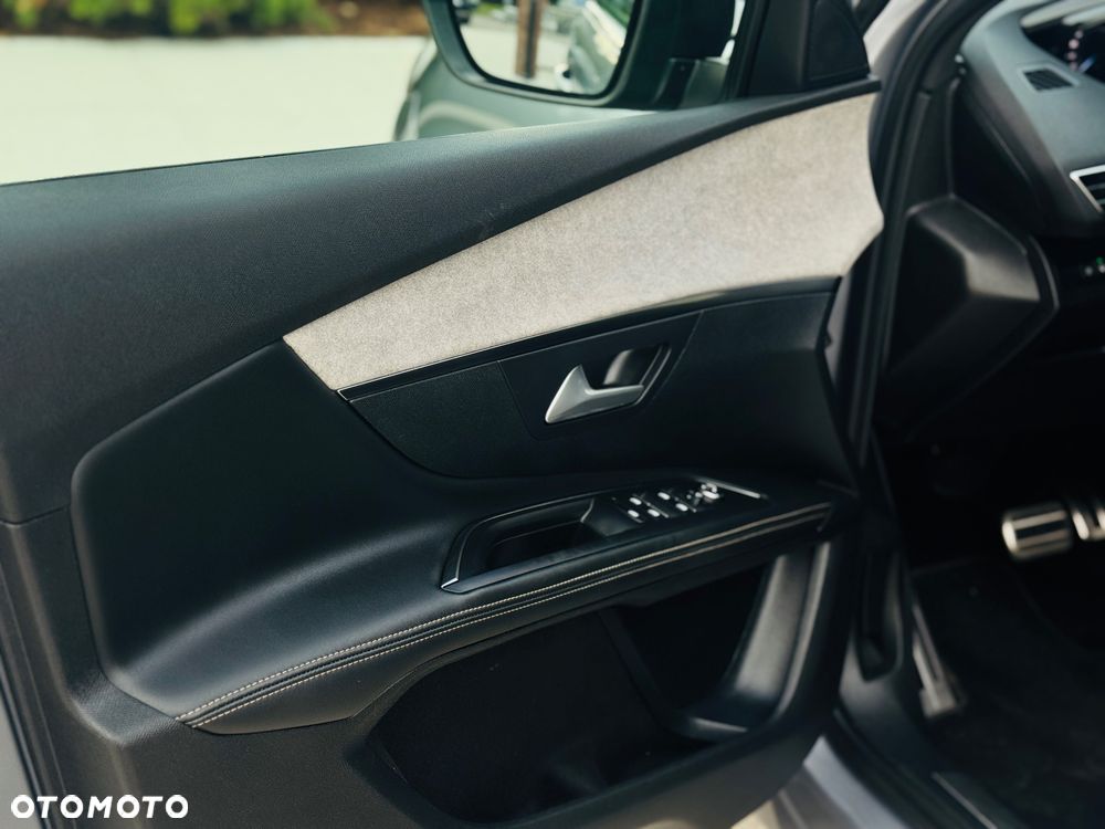 Peugeot 5008 2.0 BlueHDi GT S&S EAT8 - 33