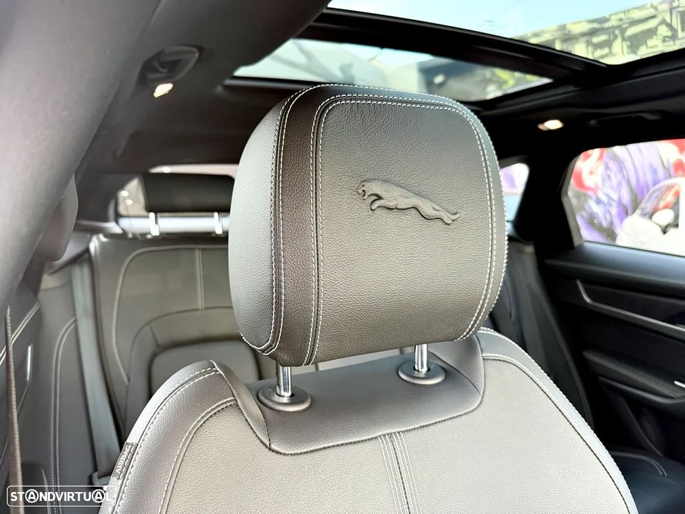 Jaguar F-Pace P250 AWD R-Dynamic S - 38