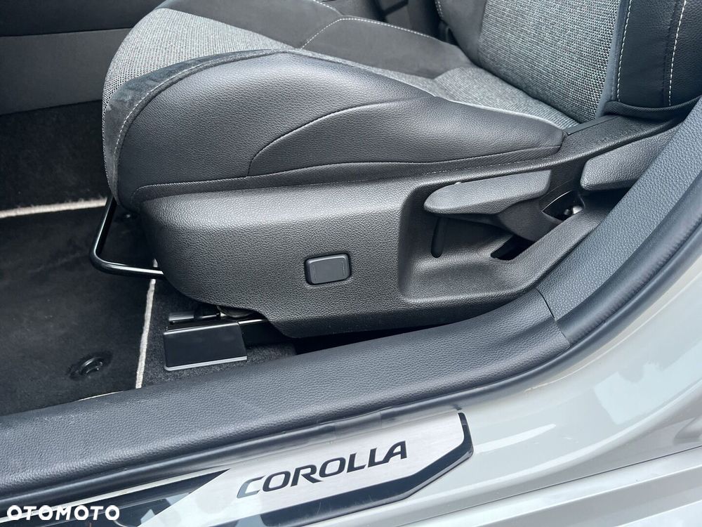 Toyota Corolla - 21