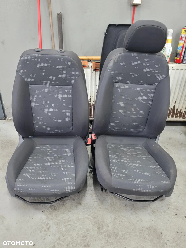 Fotel KIEROWCY/PASAŻERA Opel Corsa D