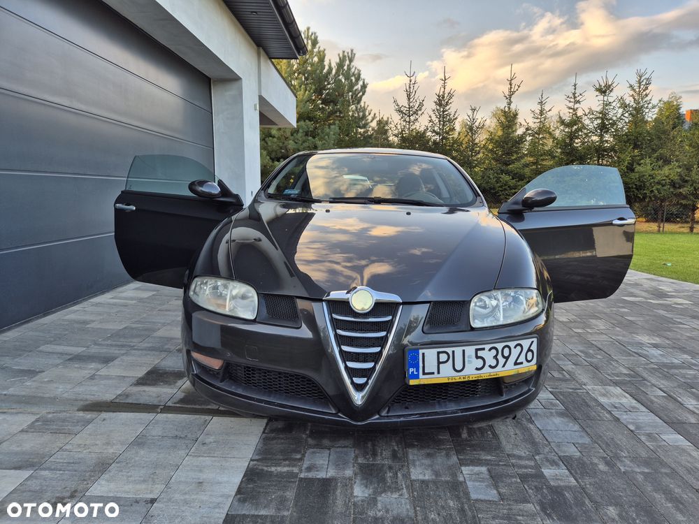 Alfa Romeo GT 1.8TS Impression - 1