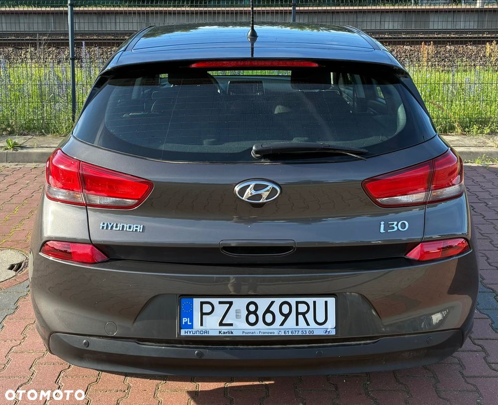 Hyundai i30 1.4 Classic + - 11