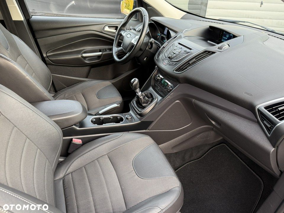Ford Kuga 2.0 TDCi 2x4 Titanium - 29