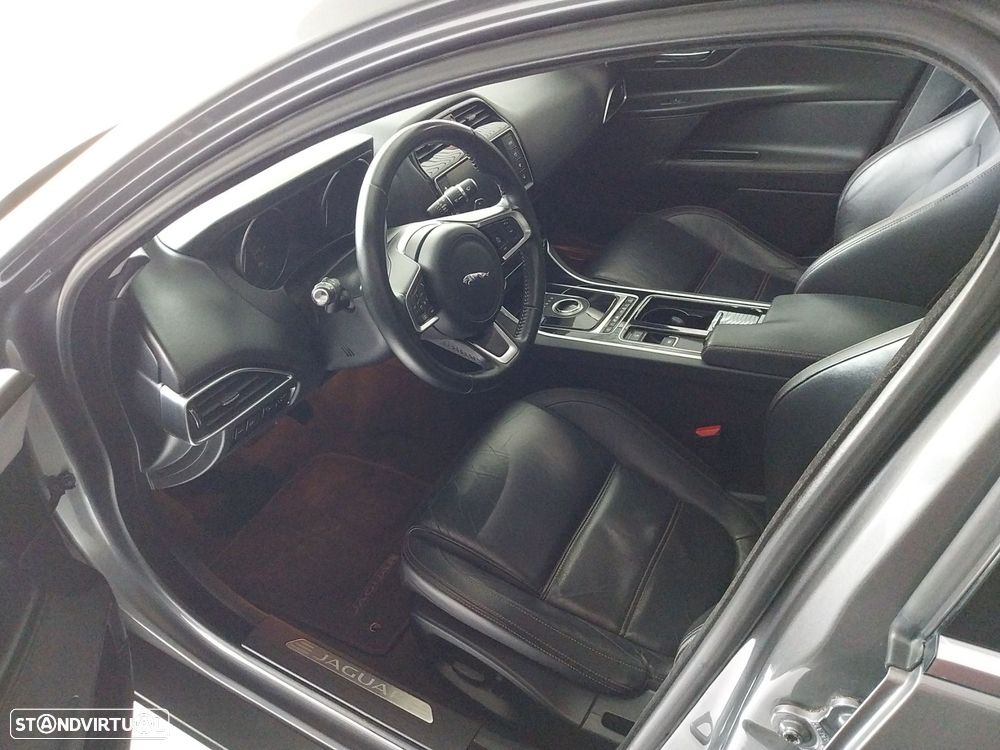 Jaguar XE 2.0 D R-Sport Aut. - 6