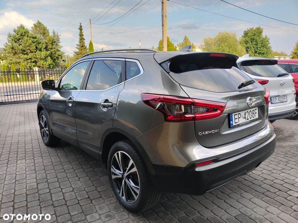 Nissan Qashqai 1.3 DIG-T N-WAY - 16