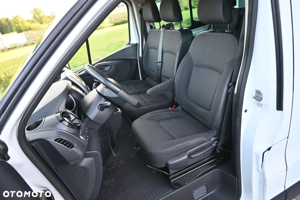 Renault Trafic - 14