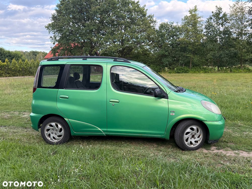 Toyota Yaris Verso - 10