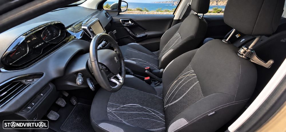 Peugeot 208 1.4 HDi - 5