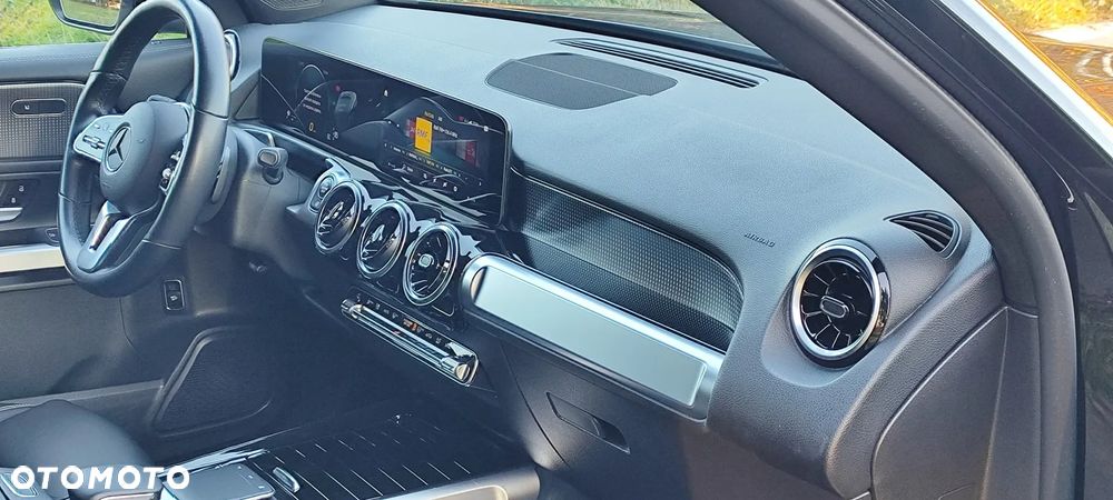 Mercedes-Benz GLB - 8