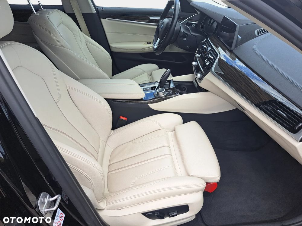 BMW Seria 5 520d xDrive Luxury Line - 13