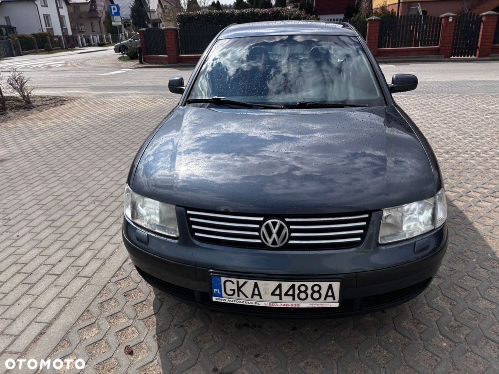 Volkswagen Passat 1.9 TDI Comfortline - 9