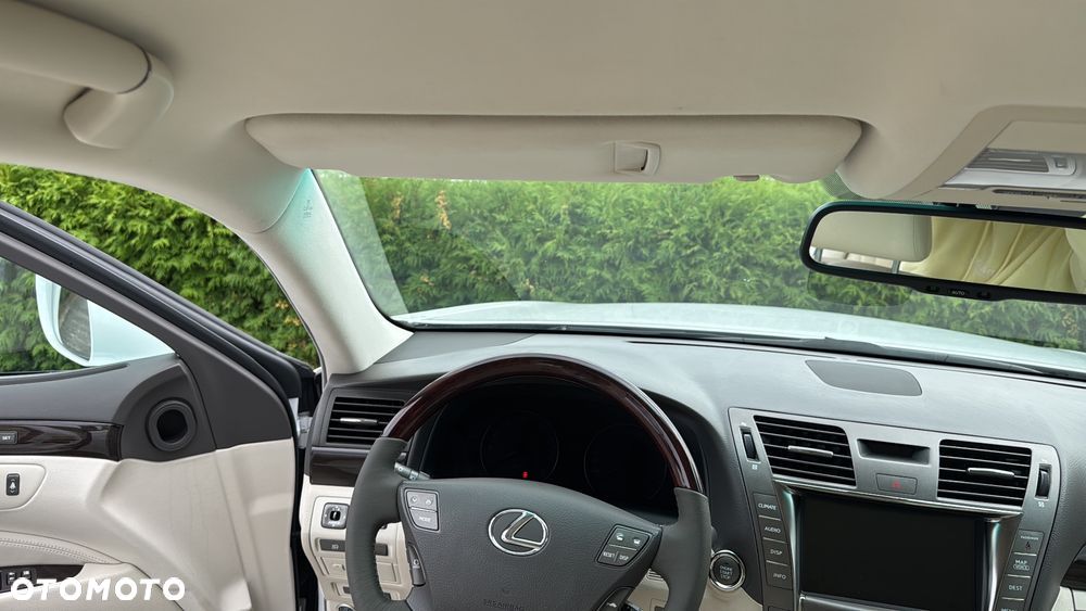 Lexus LS 460 Elite - 16