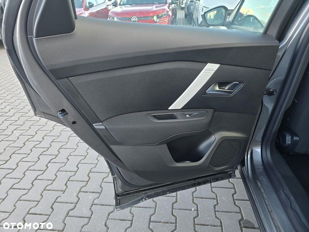 Citroën C4X 1.2 mHEV Plus eDCT6 - 8