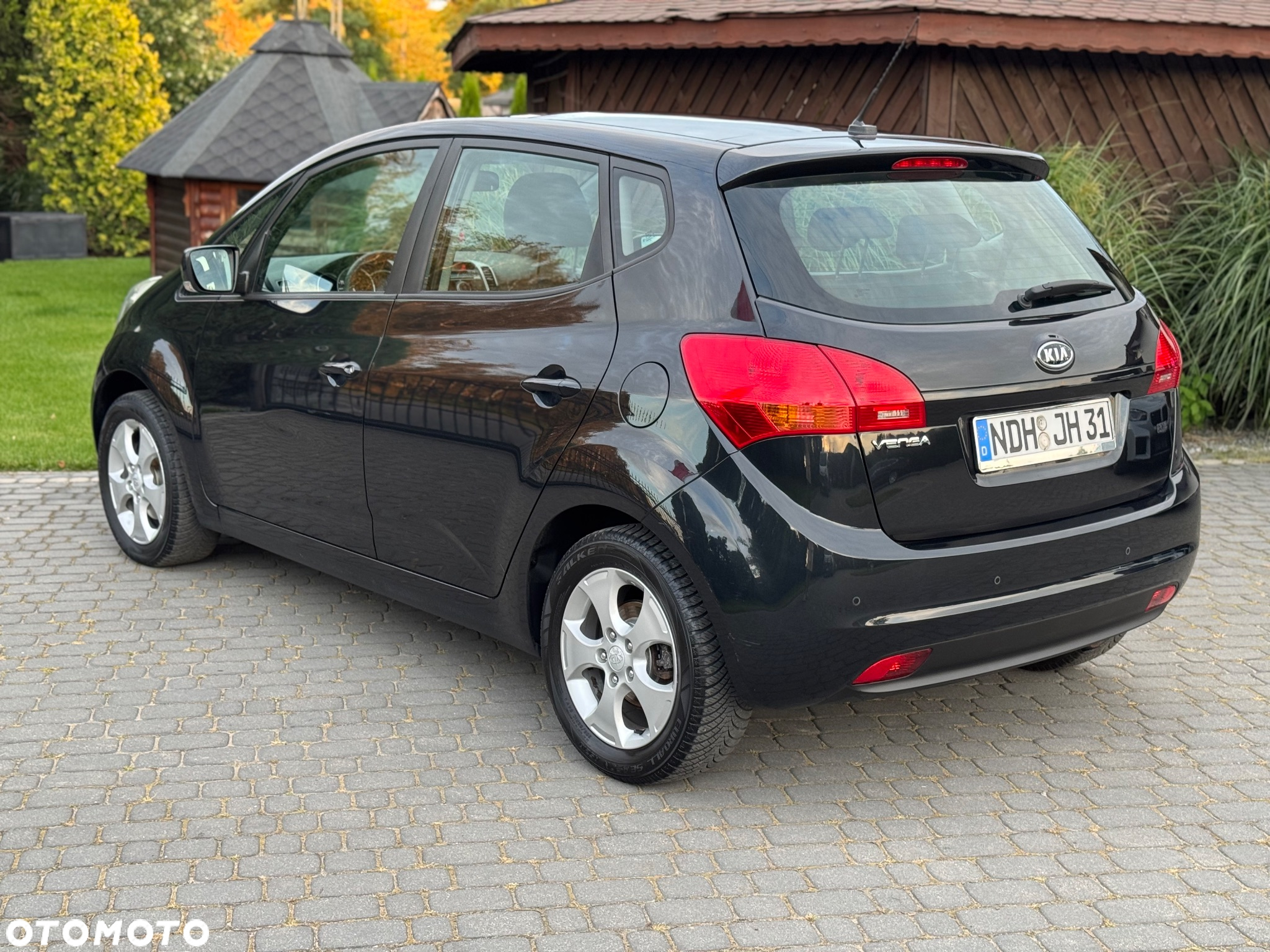 Kia Venga 1.6 CVVT Black Collection - 10