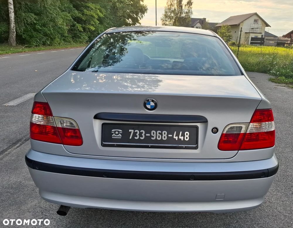 BMW Seria 3 318i Edition Exclusive - 4
