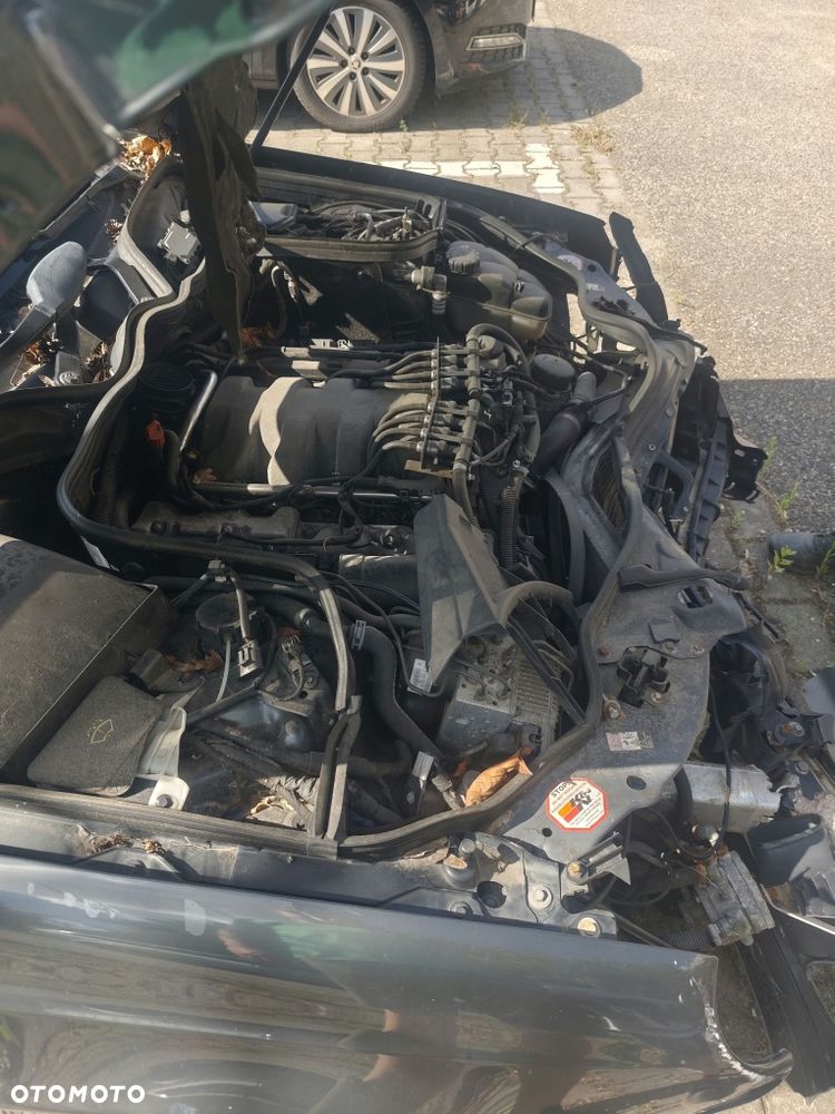 Mercedes-Benz E-Class 2003 photo 2