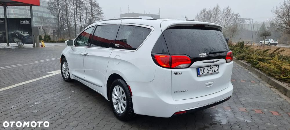 Chrysler Pacifica - 7