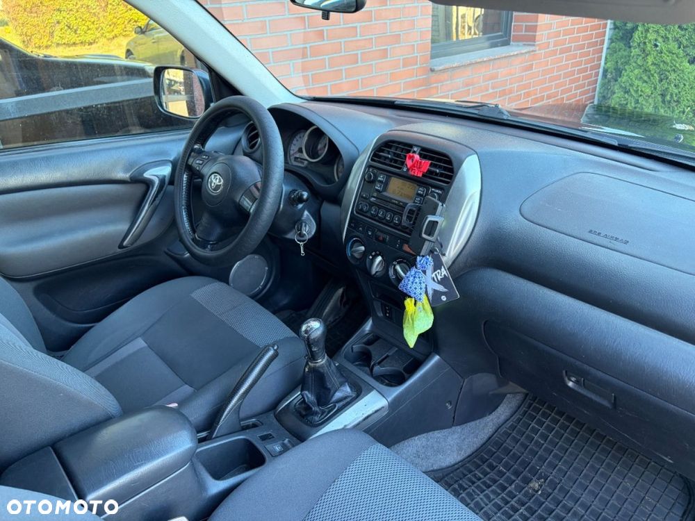 Toyota RAV4 - 8